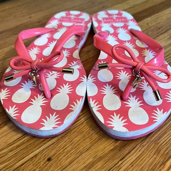 Kate Spade Pineapple Flip Flops - Picture 3 of 3